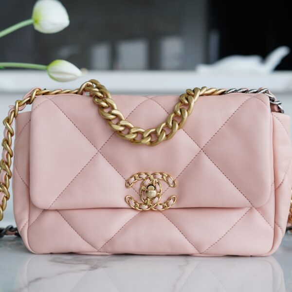 CHANEL 19bag