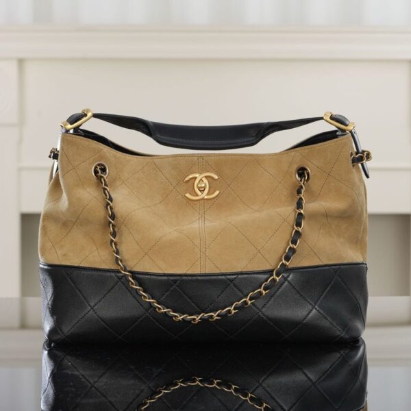 CHANEL 25bag