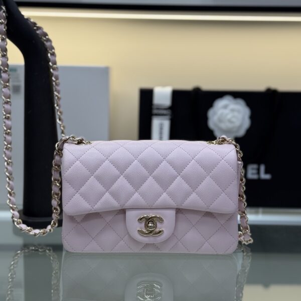 CHANEL Classic Flap (20cm)